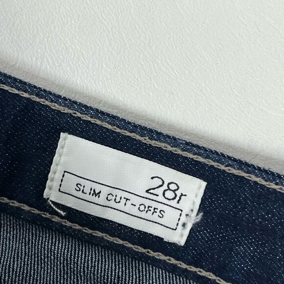 Gap | Slim Cut-Off Maddie High Rise Raw Hem Denim Shorts - Picture 3 of 5